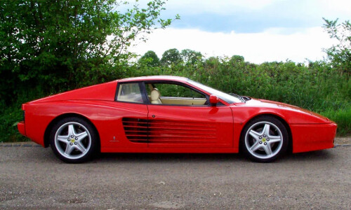 Ferrari Testarossa photo 2