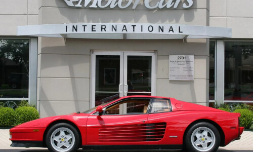 Ferrari Testarossa photo 3