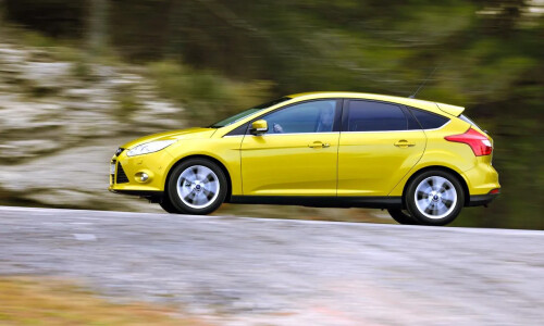 Ford Focus EcoBoost S image #2