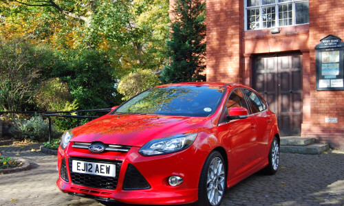 Ford Focus EcoBoost S photo 9
