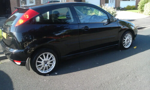 Ford Focus ST170 photo 9