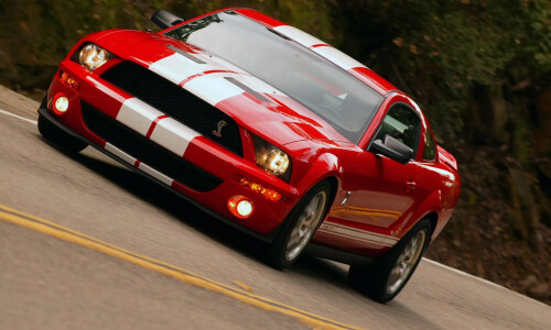 Ford Mustang Shelby GT500 photo 2