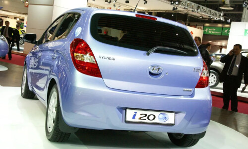 Hyundai i20 blue #6