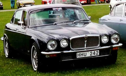 Jaguar XJ12 #1