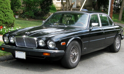 Jaguar XJ6 #1