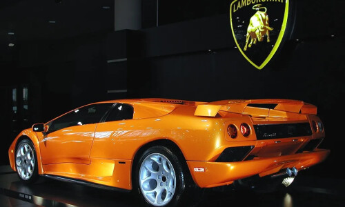 Lamborghini Diablo photo 2