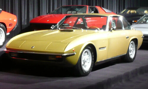 Lamborghini Islero photo 2