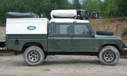 Land-Rover Defender Cabriolet Two #4