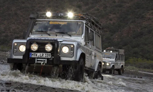 Land-Rover Defender Experience II #7