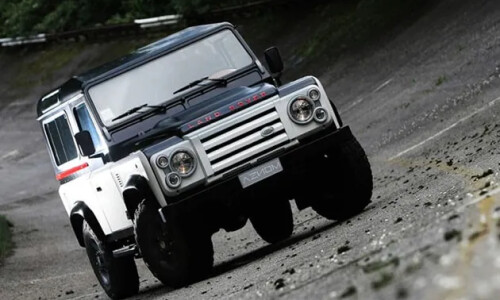 Land-Rover Defender Style #3