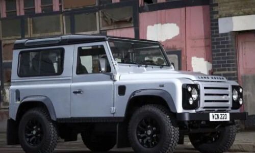 Land-Rover Defender Style #4
