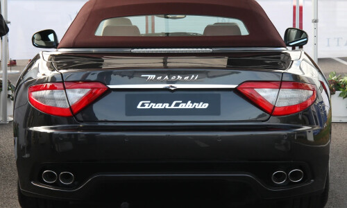 Maserati GranCabrio photo 10