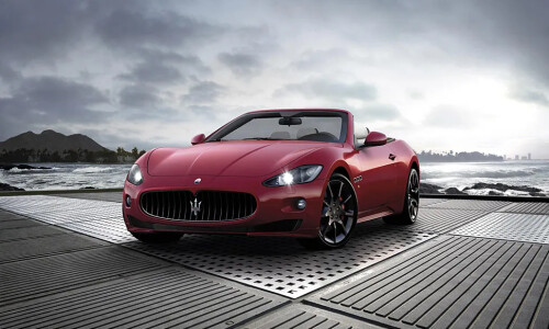 Maserati GranCabrio Sport photo 2