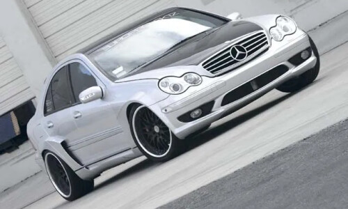 Mercedes-Benz C 32 AMG image #5