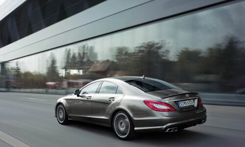 Mercedes-Benz CLS 63 AMG Performance Package photo 2