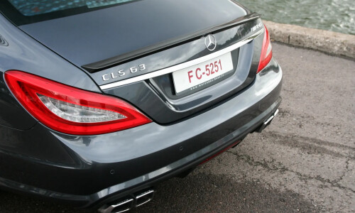 Mercedes-Benz CLS 63 AMG Performance Package photo 7