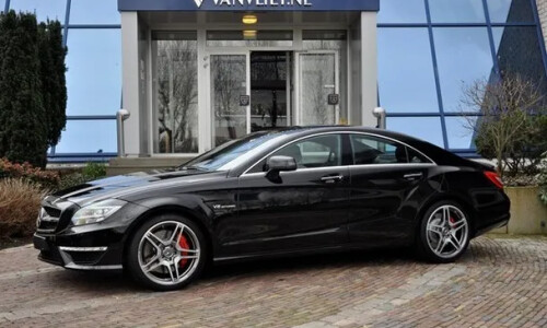 Mercedes-Benz CLS 63 AMG Performance Package photo 10