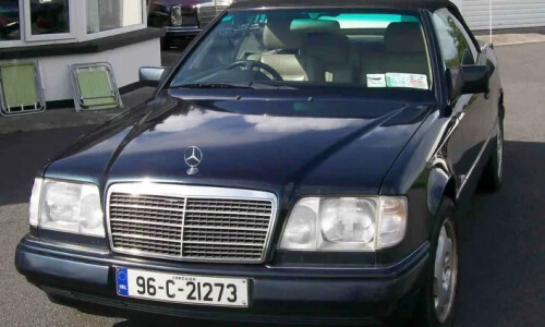 Mercedes-Benz E 220 #8
