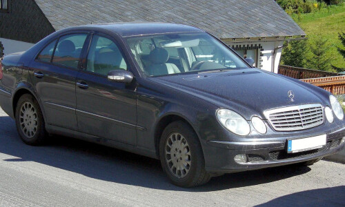 Mercedes-Benz E-Class #17