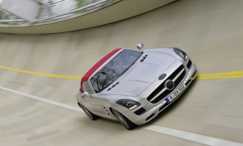 Mercedes-Benz SLS AMG Roadster #10