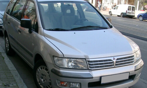 Mitsubishi Space Wagon photo 2