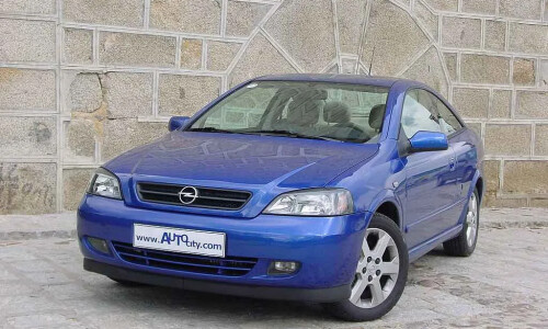 Opel Astra Coupé 2.2 DTI #6