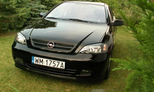 Opel Astra Coupé 2.2 DTI #10