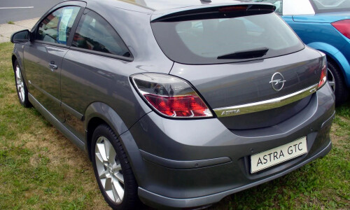 Opel Astra GTC OPC #4