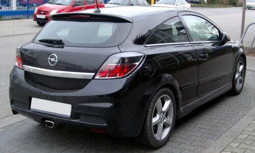 Opel Astra OPC photo 6