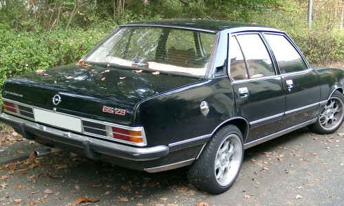 Opel Commodore photo 1