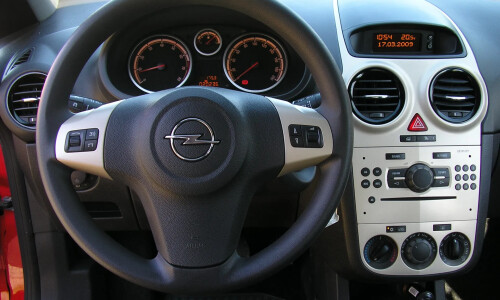 Opel Corsa photo 2
