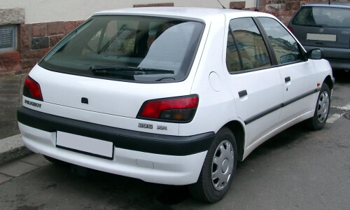Peugeot 306 photo 1