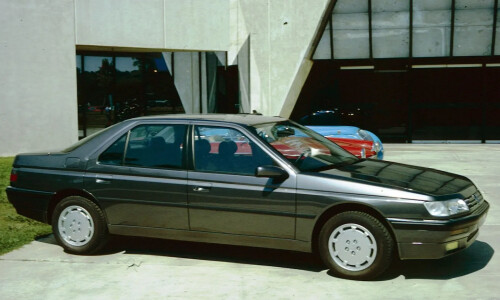 Peugeot 605 photo 1