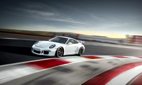 Porsche 911 GT3 photo 15
