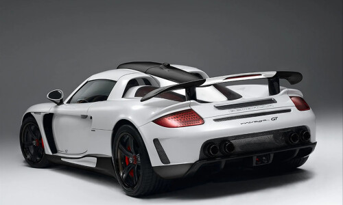 Porsche Carrera GT photo 11