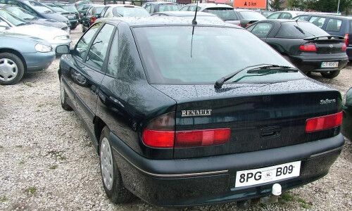 Renault Safrane #12