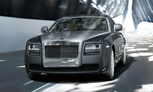 Rolls-Royce Ghost photo 2