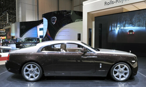 Rolls-Royce Wraith photo 2