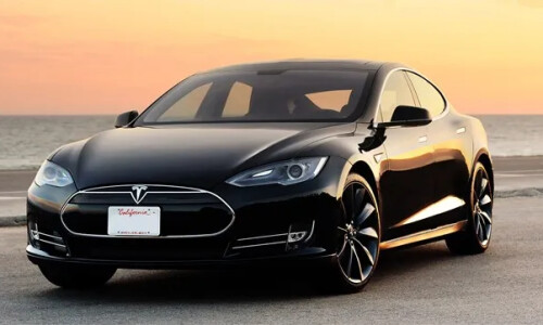 Tesla Model S photo 7