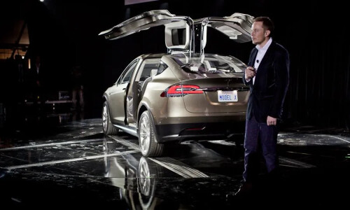 Tesla Model X photo 9