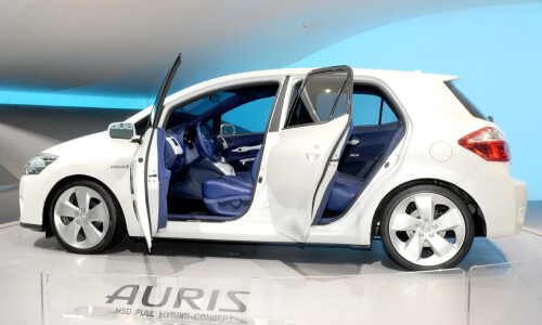 Toyota Auris Hybrid #4