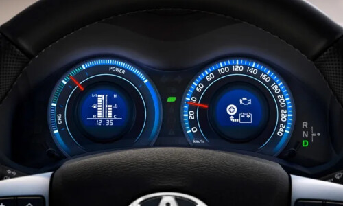 Toyota Auris Hybrid #11
