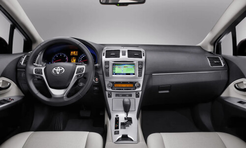 Toyota Avensis photo 12