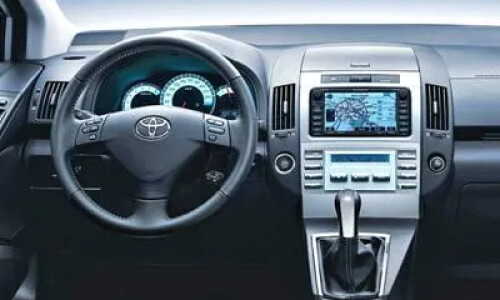 Toyota Corolla Verso photo 8