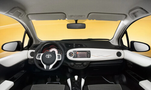 Toyota Yaris Edition photo 1