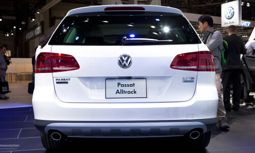 VW Passat Alltrack photo 14