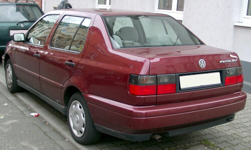 VW Vento photo 1