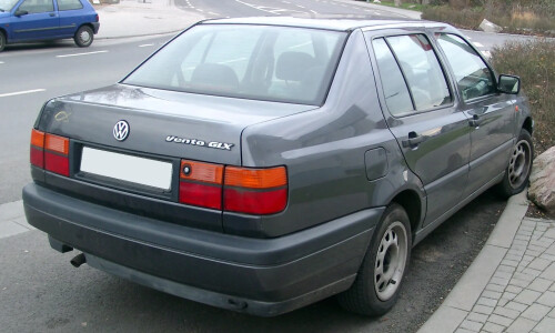 VW Vento photo 2